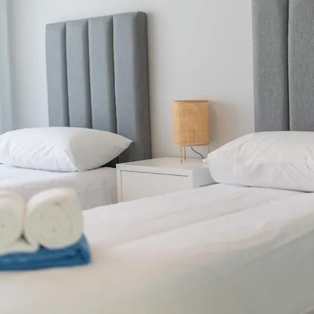 Appartement Sunny 1 With Pool By Homing